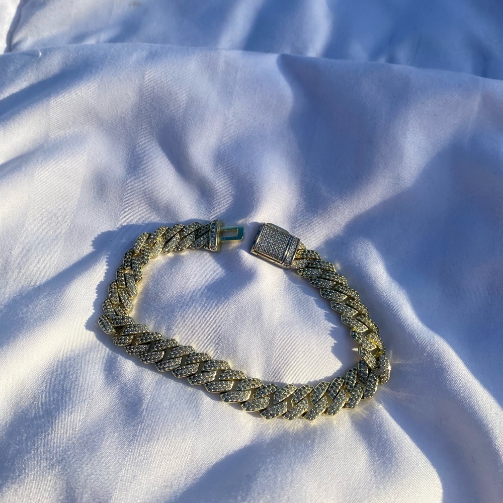 Gold bracelet